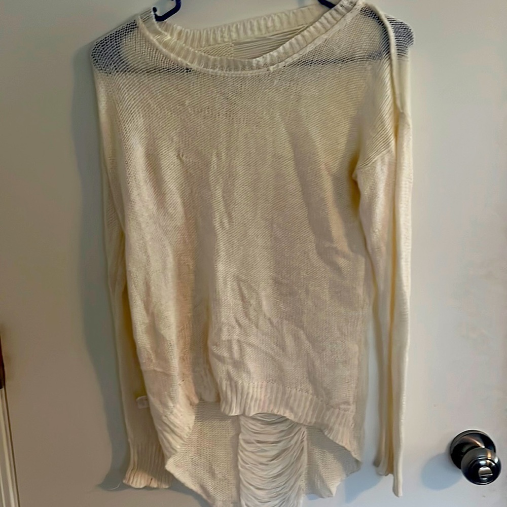 Light weight cream sweater with back detail